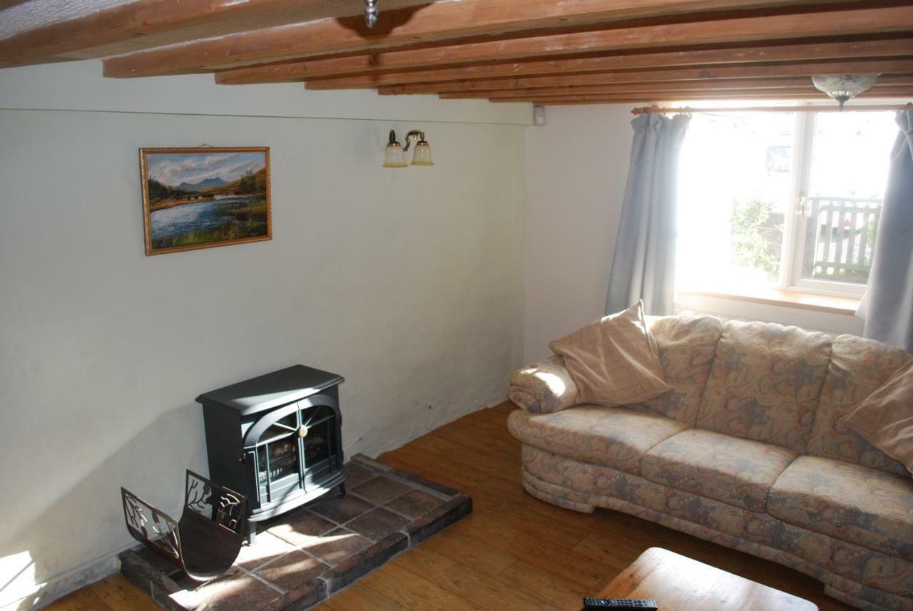 Ty Gylfinir Villa Llandegla Екстериор снимка